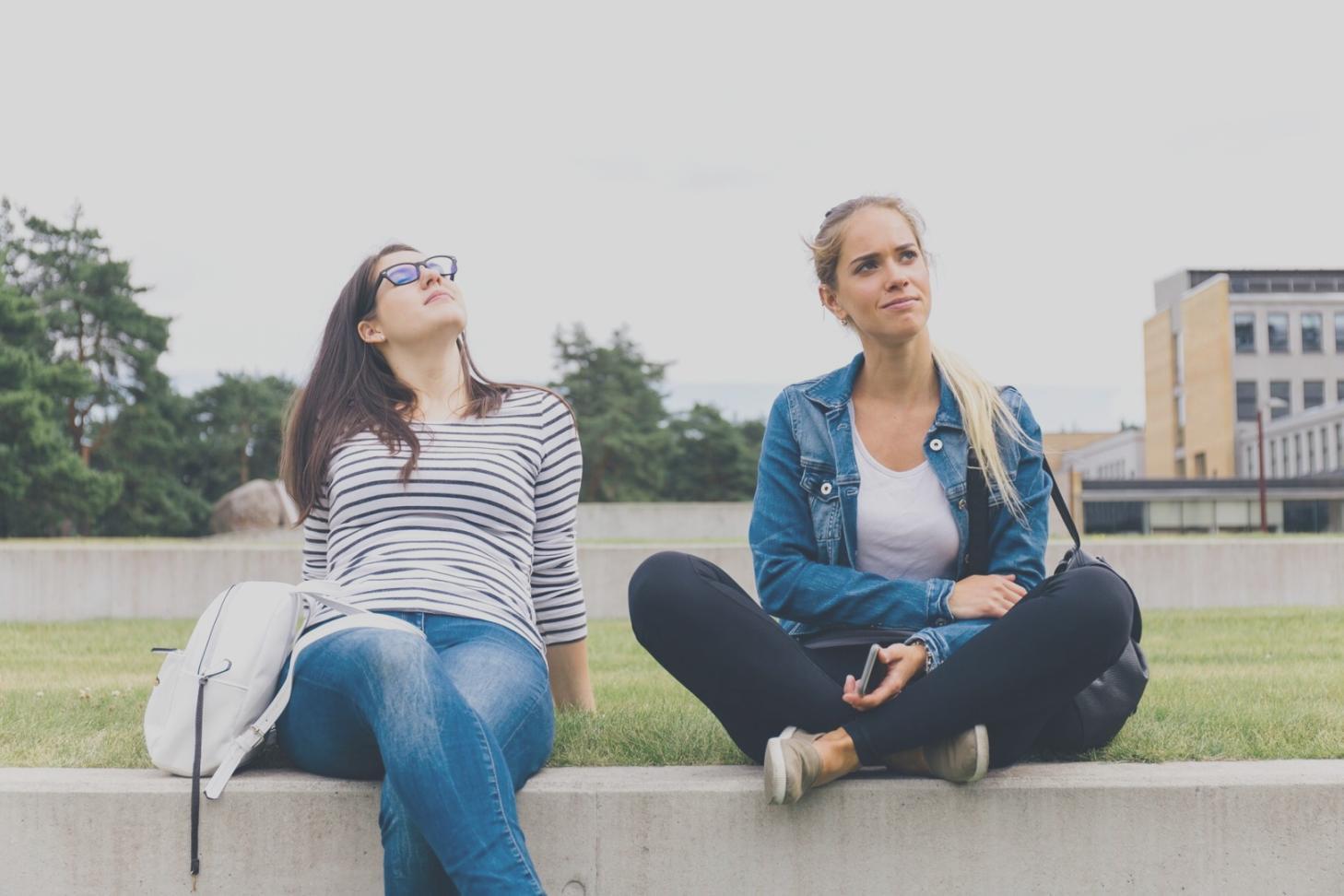 Tim Earthtex siap membantu perencanaan keuangan Anda dengan pendekatan modeling skenario yang sistematis